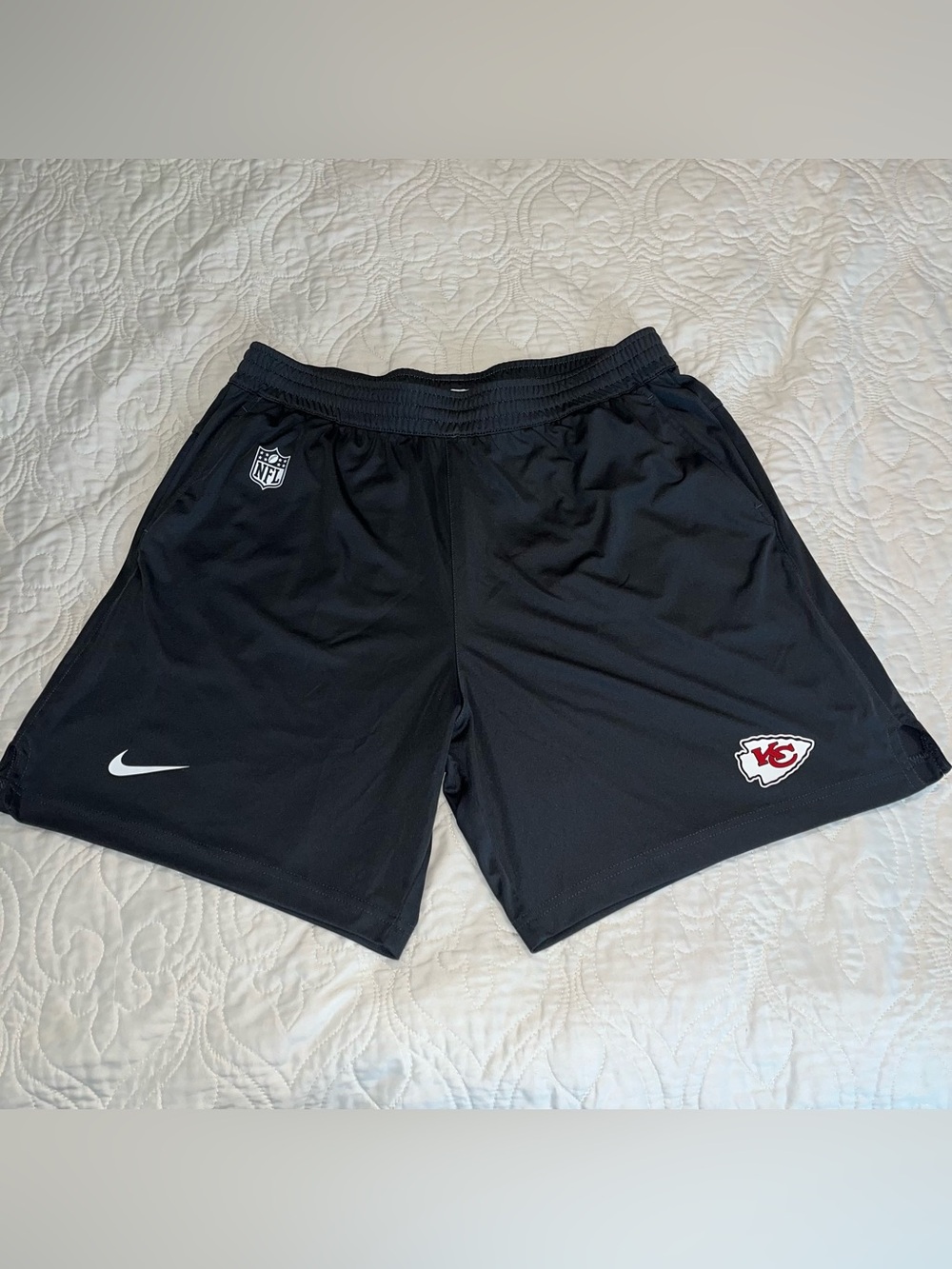 EUC Charcoal Gray Nike Kansas City Chiefs Athletic Shorts - Size Large
